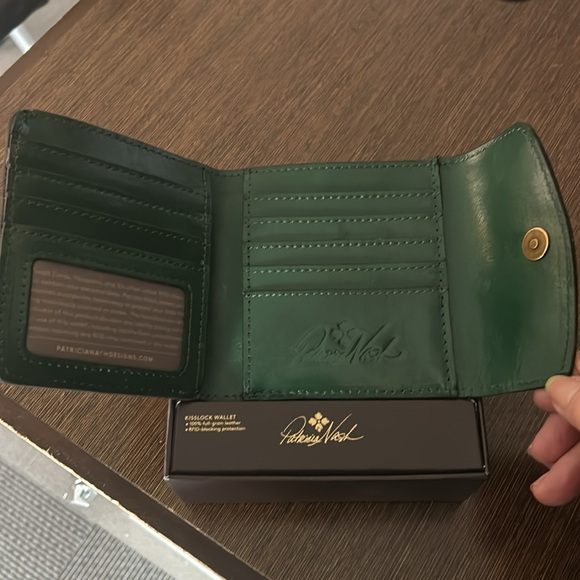 Patricia Nash Kisslock Wallet - Picture 4 of 6